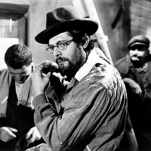 Bilder Die Peitsche im Genick