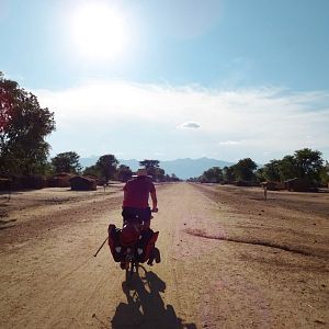 Bilder Anderswo. Allein in Afrika