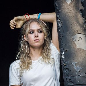 Bilder Between Worlds