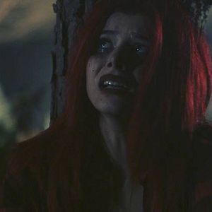 Bilder Uçurum - Asla Arkana Bakma