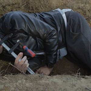 Bilder Uçurum - Asla Arkana Bakma