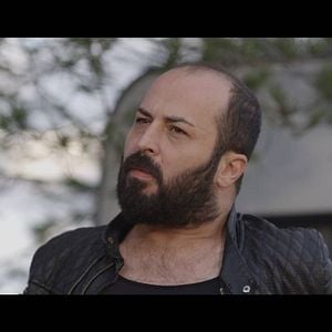 Bilder Uçurum - Asla Arkana Bakma