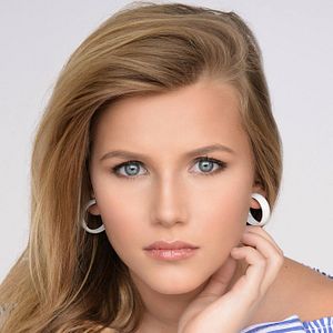 Bilder Reese Hollingsworth