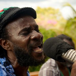 Bilder Blown Away – Music, Miles and Magic