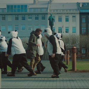 Bilder In Front Of Others