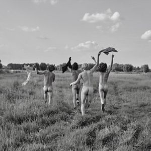 Bilder Wir – der Sommer, als wir unsere Röcke hoben und die Welt gegen die Wand fuhr