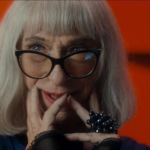 Bilder Mrs. Mills von nebenan