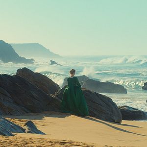 Bilder Porträt einer jungen Frau in Flammen