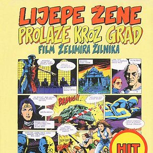 Bilder Pretty Women Walking Through the City