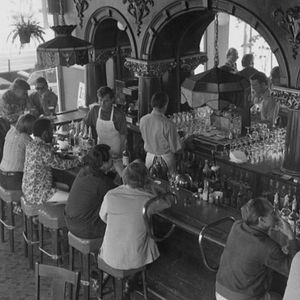 Bilder Through the Windows