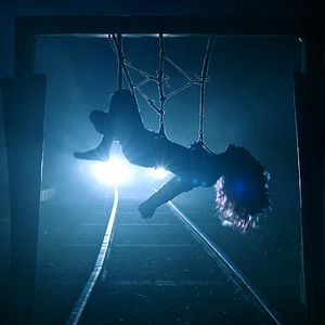 Bilder She's Just A Shadow