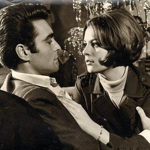 Bilder Siyahlı Kadın