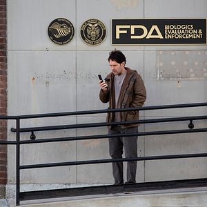 Bilder Living With Yourself