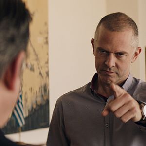 Bilder Adults in the Room