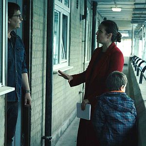 Bilder Cat in the Wall