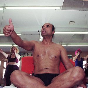 Bilder Bikram: Yogi, Guru, Raubtier
