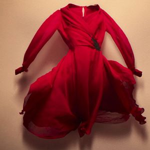 Bilder Das blutrote Kleid