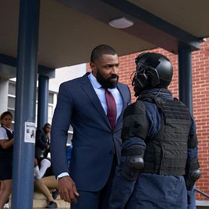 Bilder Black Lightning