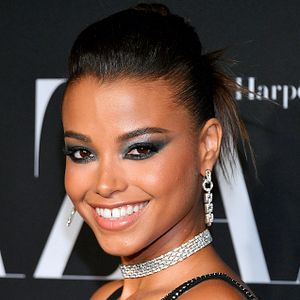 Bilder Ella Balinska