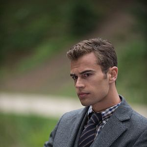 Bilder Theo James
