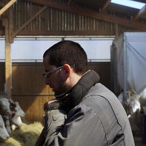 Bilder Cyrille, agriculteur, 30 ans, 20 vaches, du lait, du beurre, des dettes