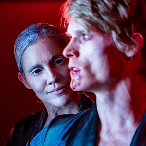 Bilder Tricia Helfer