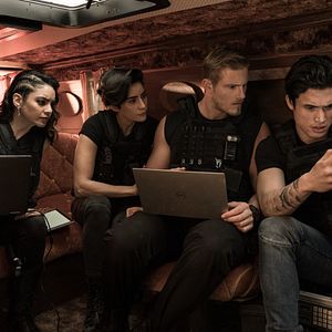 Bilder Charles Melton