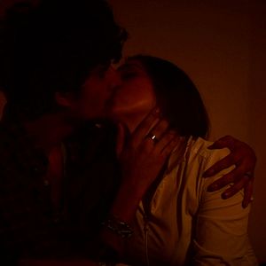 Bilder Erotic Chapter 1 : Desire & Sensuality