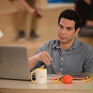 Bilder Skylar Astin