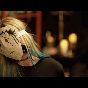 Bilder Red Letter Day - Töte deine Nachbarn