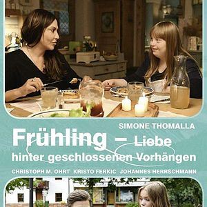 Bilder Frühling - Liebe hinter geschlossenen Vorhängen