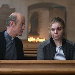 Bilder Frühling - Liebe hinter geschlossenen Vorhängen