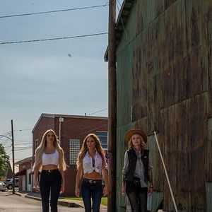 Bilder Disturbing The Peace