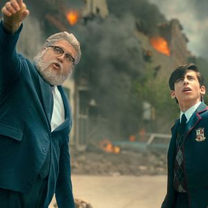 Bilder Cameron Britton