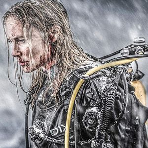 Bilder Breaking Surface - Tödliche Tiefe