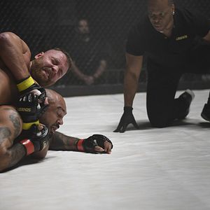 Bilder Cagefighter: Worlds Collide