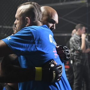 Bilder Cagefighter: Worlds Collide