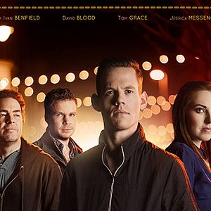 Bilder Beneath a Neon Tide