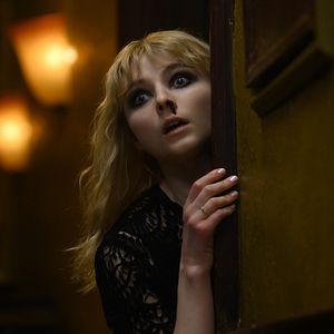 Bilder Thomasin McKenzie