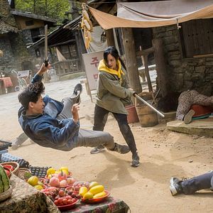 Bilder Slate - Here She Comes To Save The World