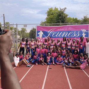 Bilder Drei Schwestern auf der richtigen Bahn