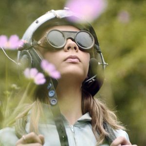 Bilder Erdmännchen und Mondrakete