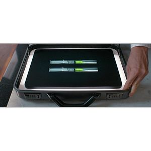 Bilder Happily – Glück in der Ehe, Pech beim Mord