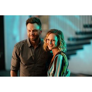 Bilder Happily – Glück in der Ehe, Pech beim Mord