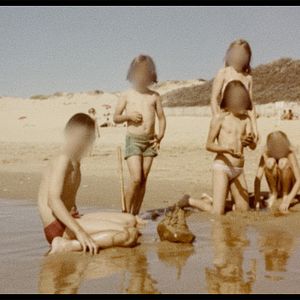 Bilder Spectre: Sanity, Madness & the Family