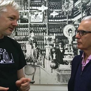 Bilder The Challenge: Defending Julian Assange