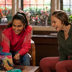 Bilder The Sex Lives Of College Girls