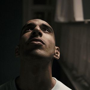 Bilder R - Gnadenlos hinter Gittern