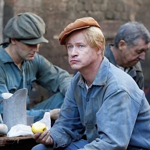 Bilder Der Hundertjährige, der aus dem Fenster stieg und verschwand