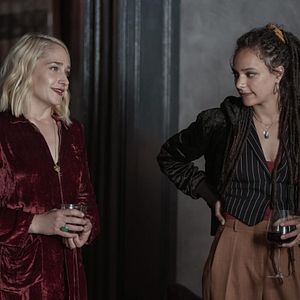 Bilder Conversations With Friends